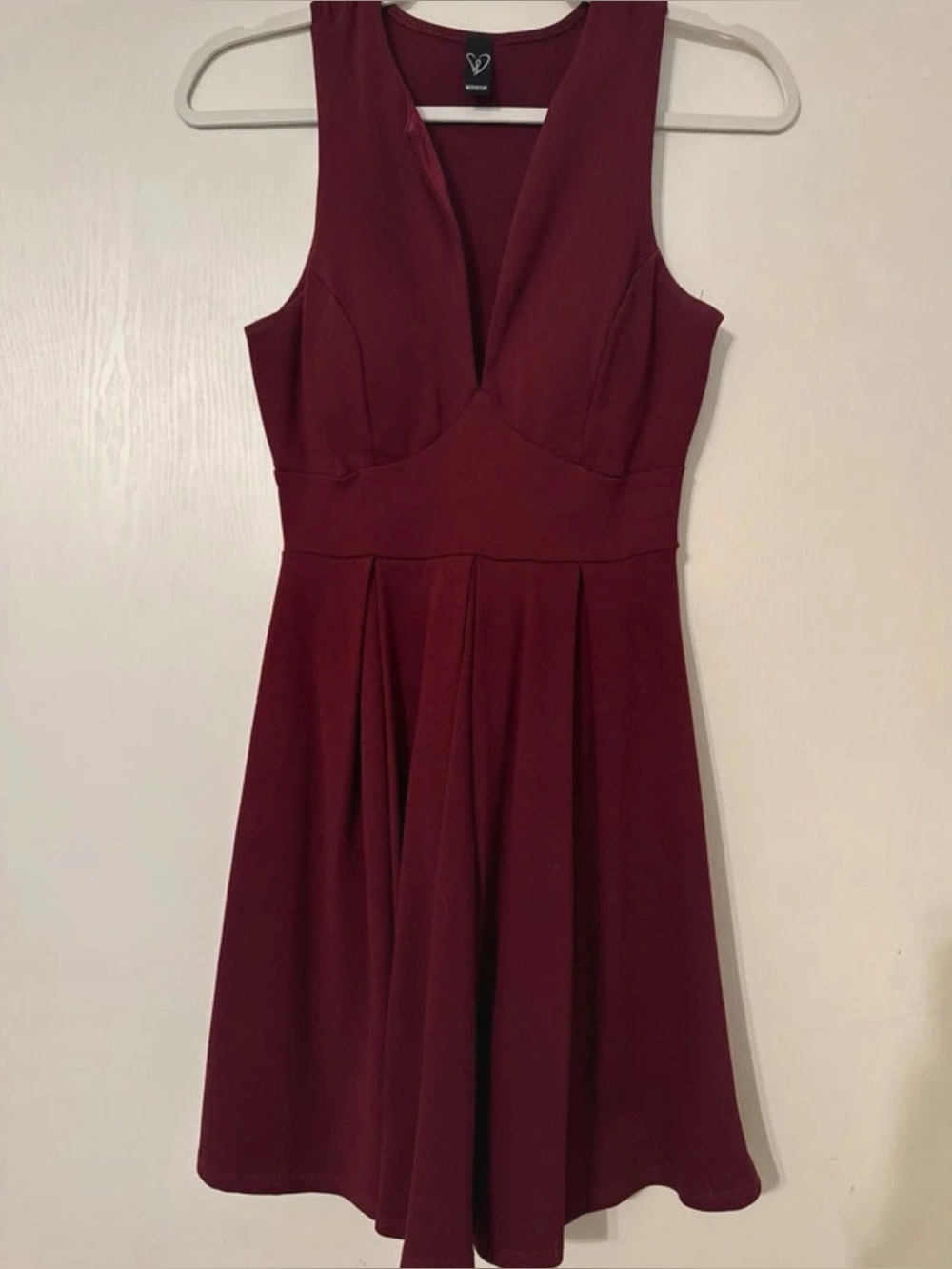 Sleeveless V-Neck Fit & Flare Dress in Burgundy Wine